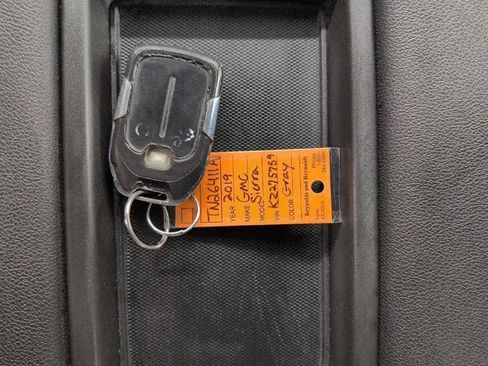 Used 2019 GMC Sierra 1500 SLE AWD/4WD image 26