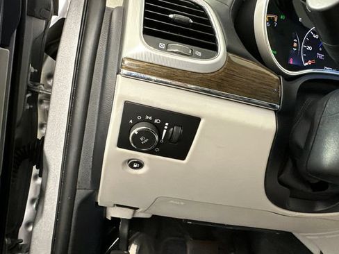 Used 2018 Jeep Grand Cherokee Summit AWD/4WD image 15