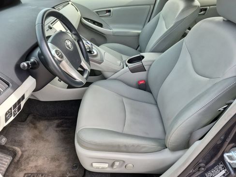 Used 2013 Toyota Prius Four FWD image 16