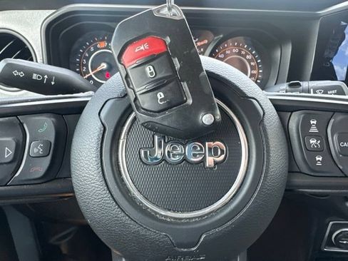 Used 2024 Jeep Wrangler Unlimited Sport AWD/4WD image 35