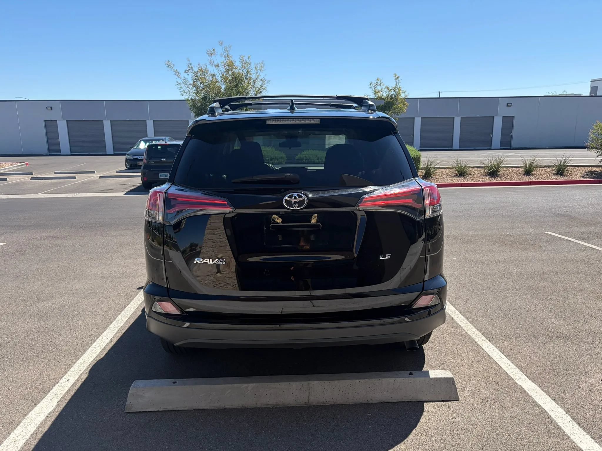 Used 2018 Toyota RAV4 LE w/ Carpet Mat Package FWD image 7