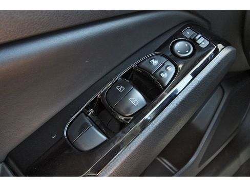 Certified 2025 Nissan Altima 2.5 SR FWD image 21