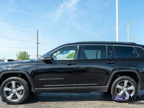 Used 2022 Jeep Grand Cherokee L Limited AWD/4WD image 9