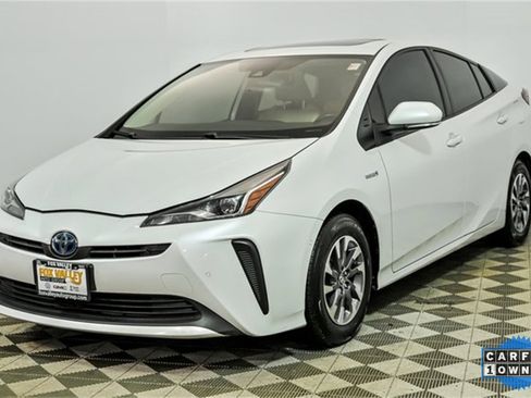 Used 2021 Toyota Prius XLE image 5