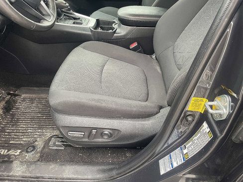 Used 2020 Toyota RAV4 XLE w/ Convenience Package image 19