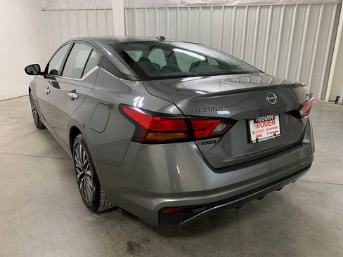 Used 2023 Nissan Altima 2.5 SV image 22