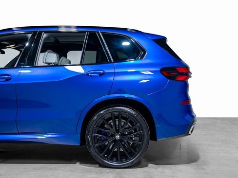 Used 2025 BMW X5 M60i w/ Climate Comfort Package image 29