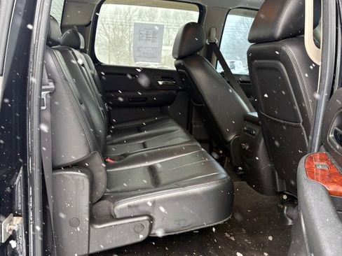 Used 2010 Chevrolet Silverado 2500 LTZ w/ Convenience Package image 12