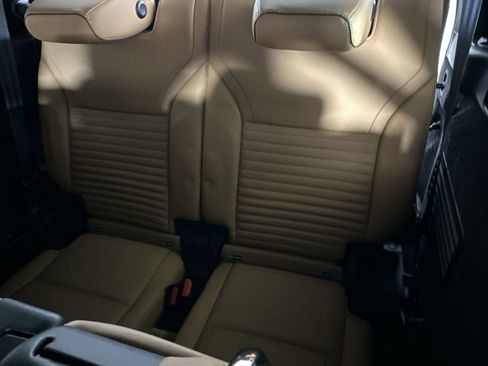 Used 2020 Land Rover Discovery HSE image 30