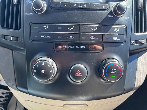 Used 2011 Hyundai Elantra SE image 14