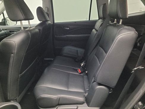 Used 2017 Honda Pilot Touring image 18