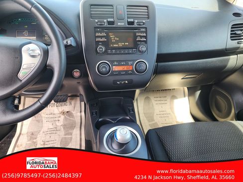 Used 2015 Nissan Leaf S FWD image 20