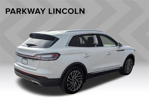 Used 2020 Lincoln Nautilus Reserve image 5