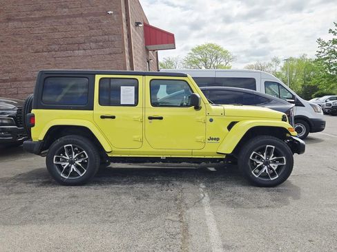 Used 2024 Jeep Wrangler Unlimited w/ Convenience Group image 2