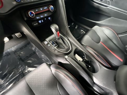 Used 2021 Hyundai Veloster Turbo FWD image 25