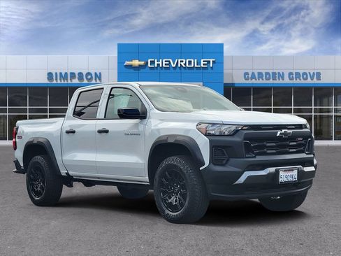 Used 2026 Chevrolet Colorado Trail Boss AWD/4WD image 1