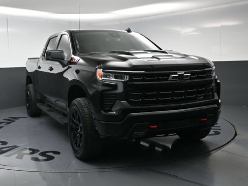 Used 2023 Chevrolet Silverado 1500 LT Trail Boss w/ Protection Package AWD/4WD image 3