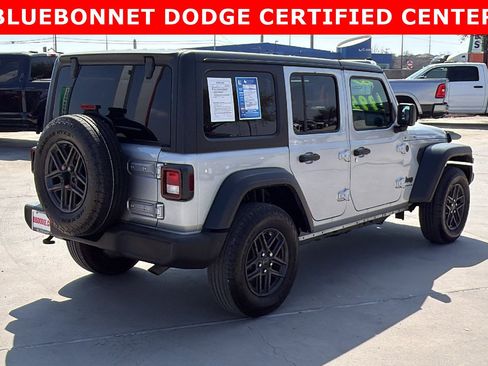 Used 2024 Jeep Wrangler Sport S image 5