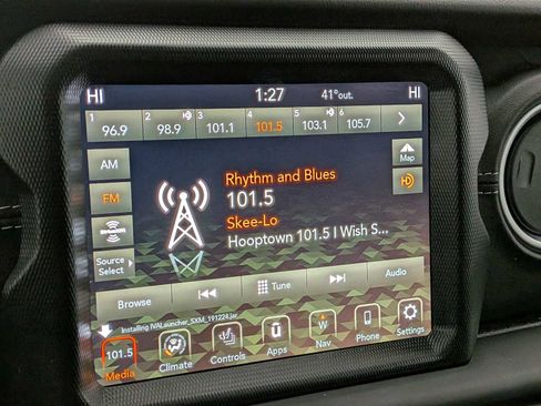 Used 2023 Jeep Wrangler Sahara w/ Cold Weather Group image 28