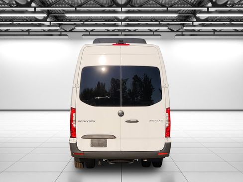 Used 2024 Mercedes-Benz Sprinter 3500 image 9