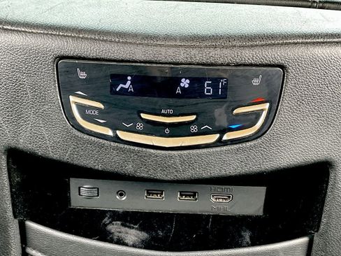 Used 2018 Cadillac Escalade ESV Luxury image 24