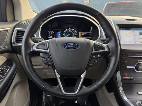 Used 2016 Ford Edge Titanium image 29