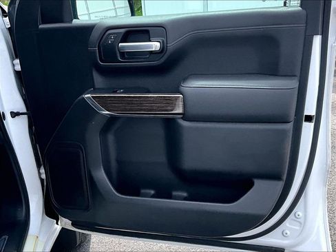 Used 2019 GMC Sierra 1500 Elevation w/ X31 Off-Road Package AWD/4WD image 12