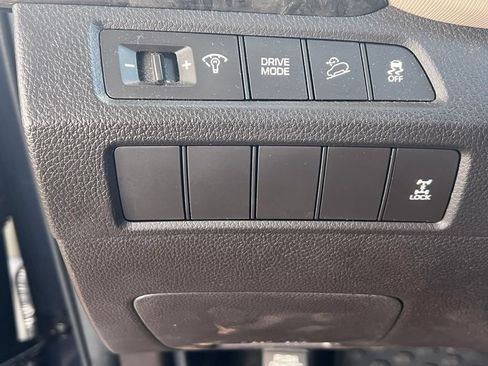Used 2017 Hyundai Santa Fe Sport AWD/4WD image 23