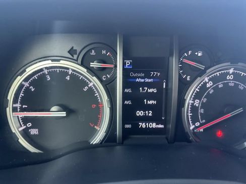 Used 2022 Toyota 4Runner TRD Off-Road Premium w/ Moonroof Package AWD/4WD image 16
