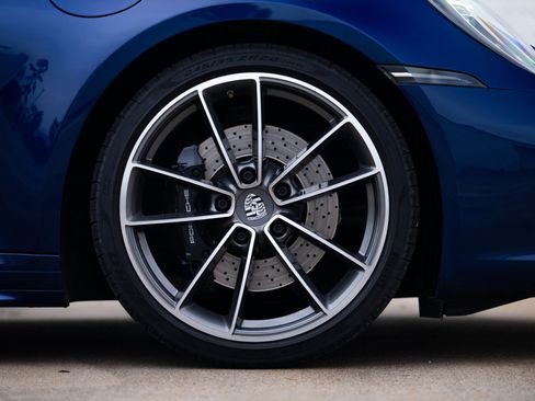 Used 2020 Porsche 911 Carrera 4S image 32