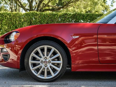 Used 2020 FIAT 124 Spider Lusso RWD image 4