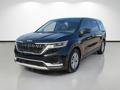 Used 2023 Kia Carnival LX image 7