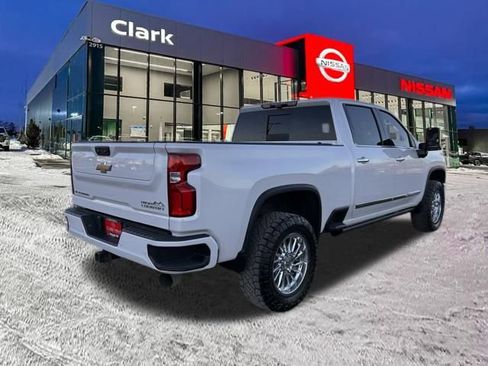 Used 2024 Chevrolet Silverado 3500 High Country w/ High Country Premium Package image 7