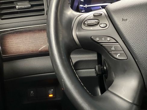 Used 2019 INFINITI Q70 L 5.6 AWD/4WD image 20