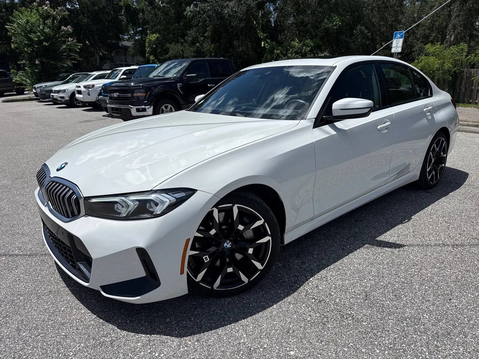 Used 2026 BMW 330i Sedan w/ M Sport Package RWD image 4