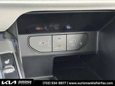 New 2025 Kia Sorento S image 13
