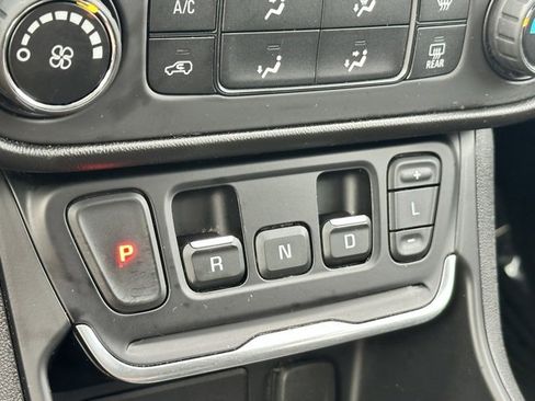 Used 2020 GMC Terrain SLE image 19