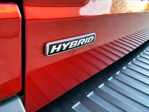 Used 2024 Ford Maverick Lariat image 9