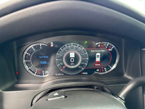 Used 2020 Cadillac Escalade ESV Premium Luxury image 15