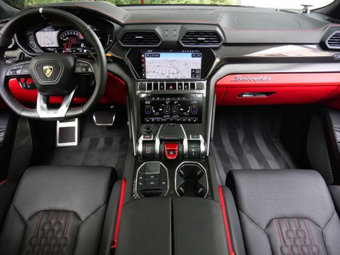 Used 2024 Lamborghini Urus S AWD/4WD image 7