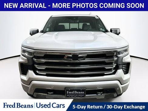 Used 2024 Chevrolet Silverado 1500 High Country w/ High Country Premium Package AWD/4WD image 2