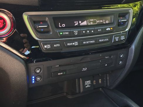 Used 2017 Honda Pilot Elite image 41