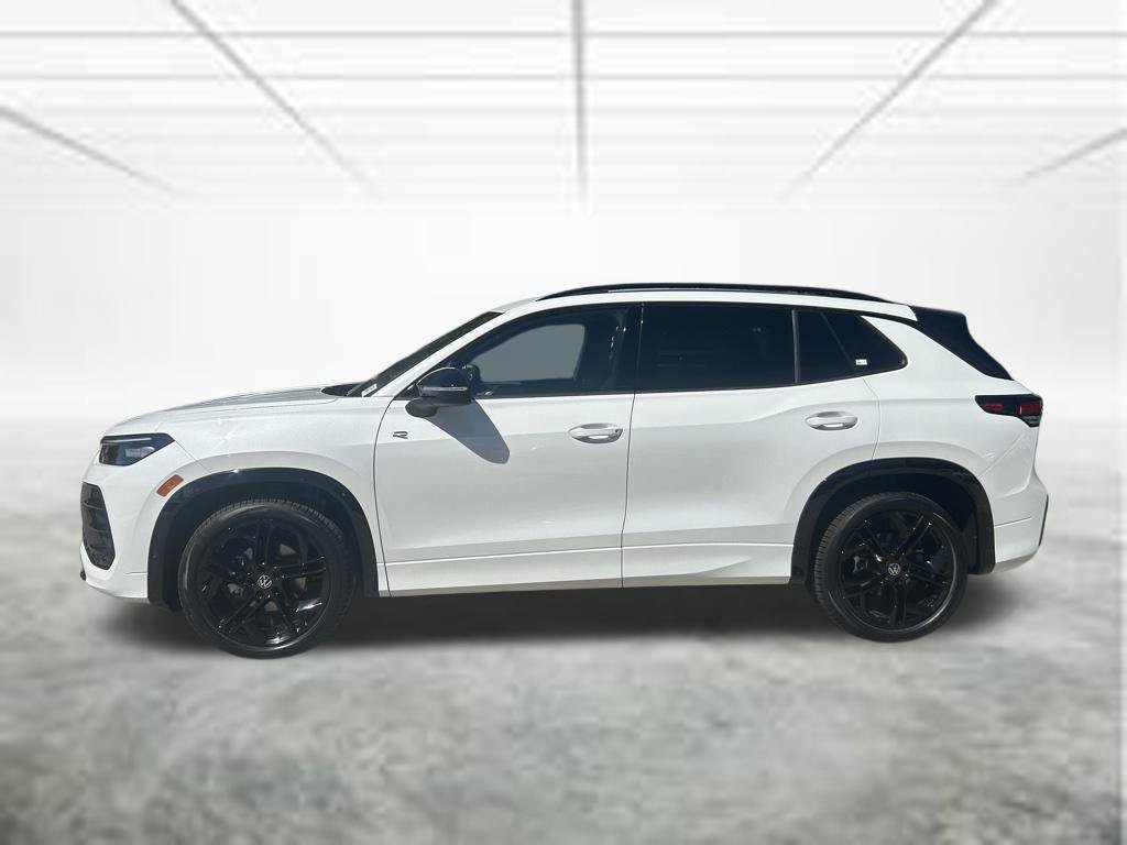 New 2026 Volkswagen Tiguan SE R-Line FWD image 3