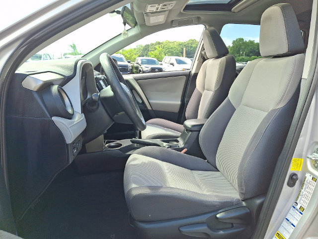 Used 2014 Toyota RAV4 XLE AWD/4WD image 2