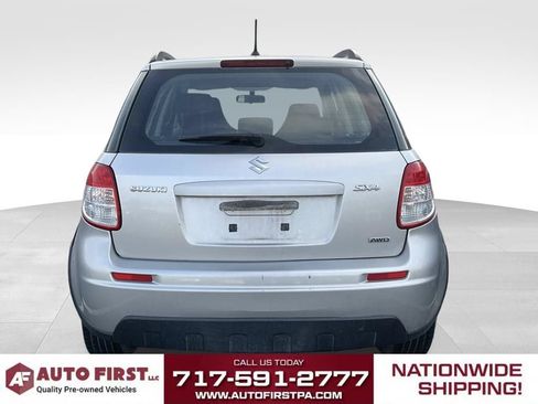 Used 2010 Suzuki SX4 AWD Hatchback image 3