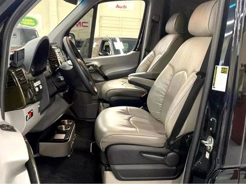 Used 2016 Mercedes-Benz Sprinter 2500 image 22