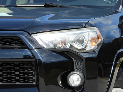 Used 2016 Toyota 4Runner 2WD SR5 image 3