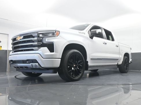 Used 2025 Chevrolet Silverado 1500 High Country w/ Technology Package image 70