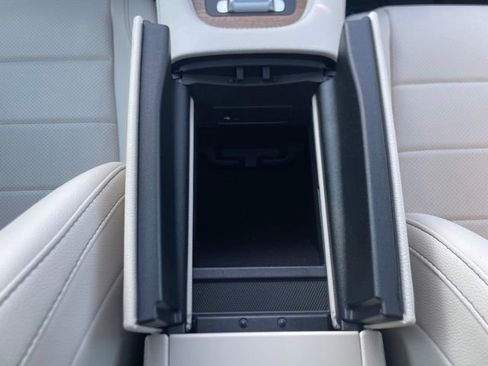 Certified 2022 Mercedes-Benz GLS 450 4MATIC image 34