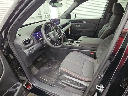 New 2026 Honda Pilot Sport image 9